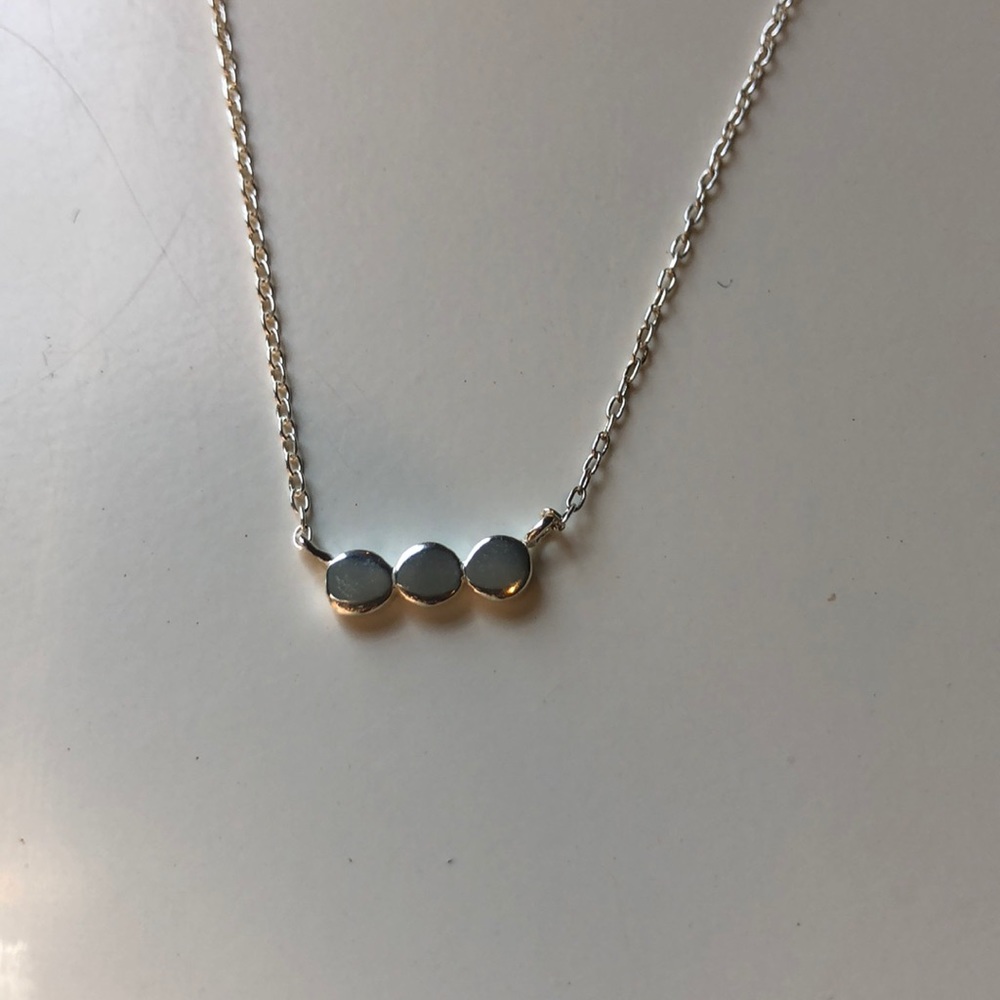 Dainty silver necklace